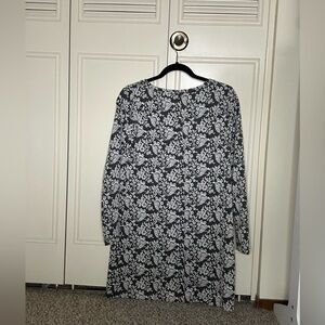 Loft Gray Shift Dress Floral Pattern Medium Length Long Sleeve Size Petite Small